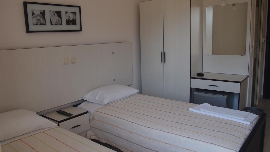 Rondos Hotel Himarë Eksteriør billede