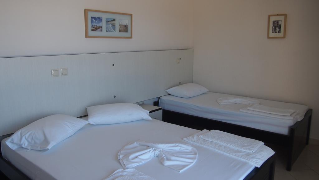Rondos Hotel Himarë Eksteriør billede