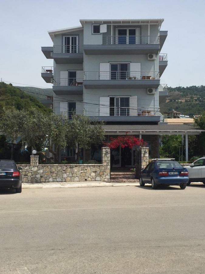 Rondos Hotel Himarë Eksteriør billede