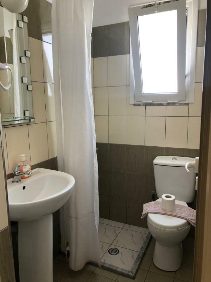 Rondos Hotel Himarë Eksteriør billede