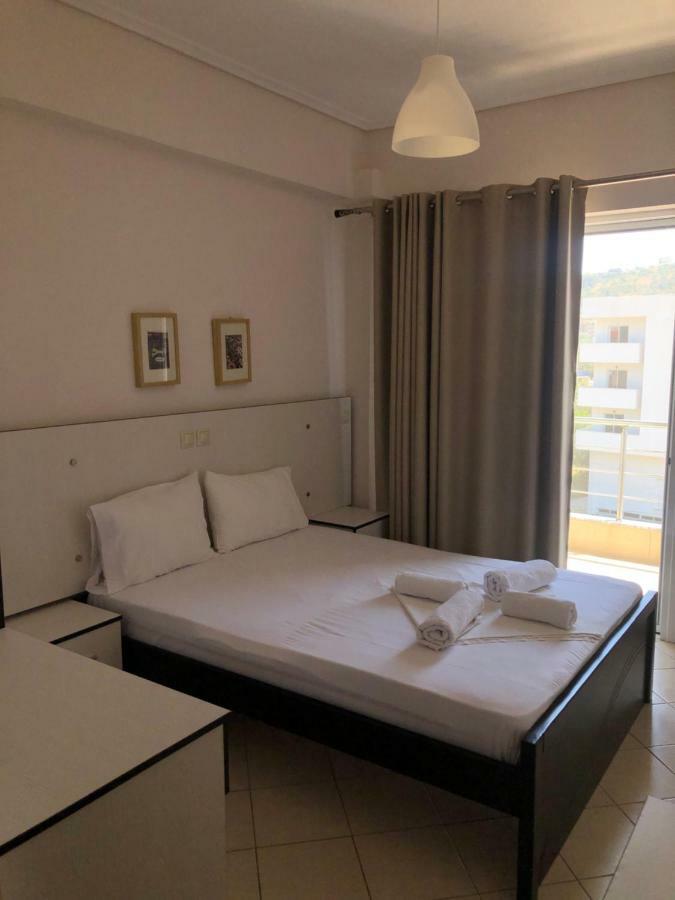 Rondos Hotel Himarë Eksteriør billede